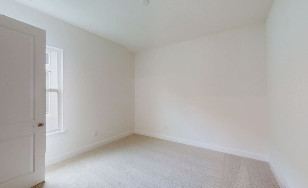 Spacious, unfurnished interior of a new home in Woodhaven, Port Orange (Image 28).