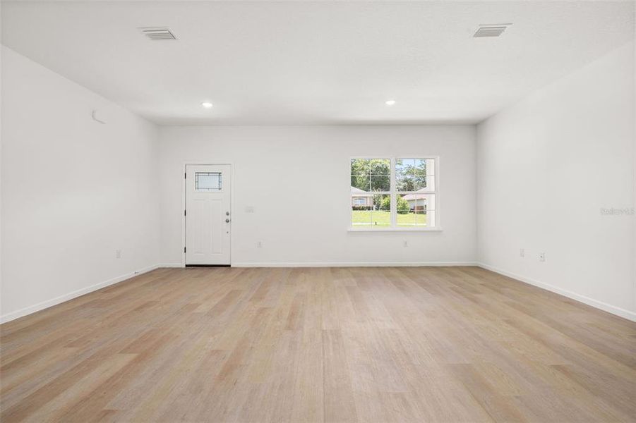 Spacious, unfurnished interior of a new home in , Dunnellon (Image 17).