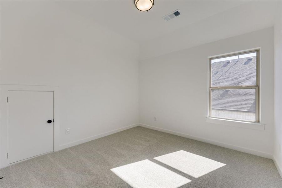 Spacious, unfurnished interior of a new home in BridgeWater, Midlothian (Image 26).