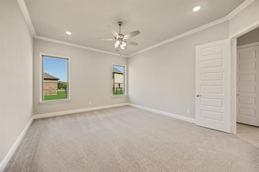 Spacious, unfurnished interior of a new home in Heath Golf and Yacht, Heath (Image 28).