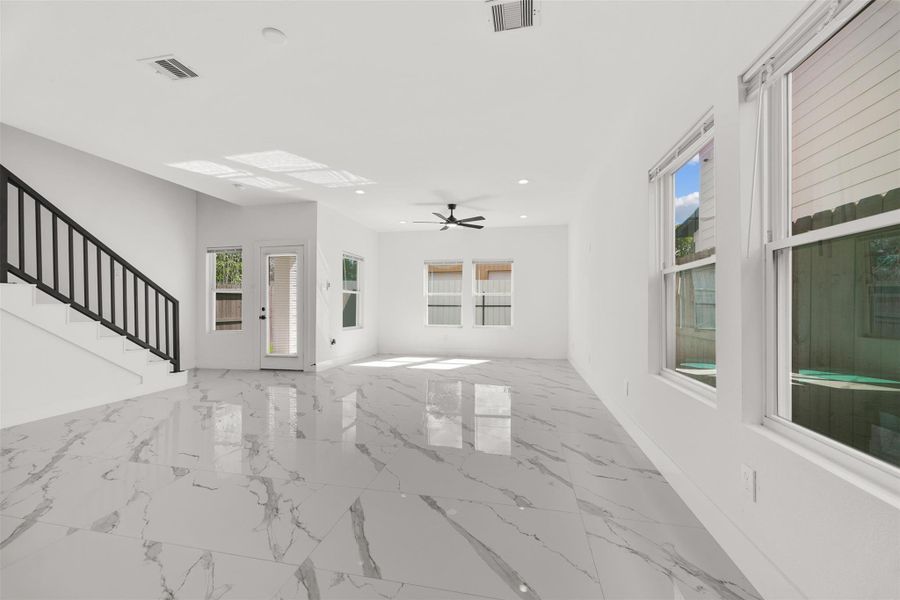 Spacious, unfurnished interior of a new home in , Houston (Image 25).
