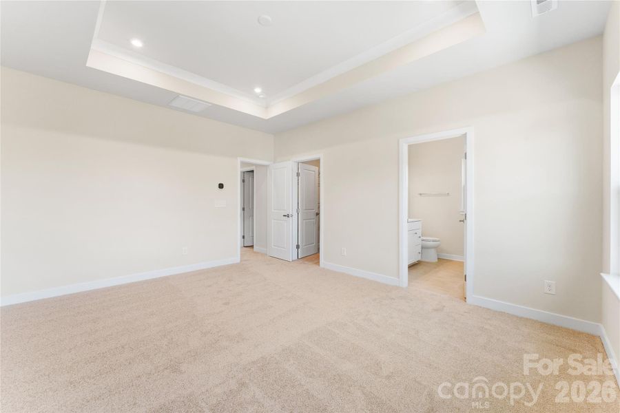 Spacious, unfurnished interior of a new home in Stowe Branch Townhomes, Charlotte (Image 14). Spacious, unfurnished interior of a new home in Stowe Branch Townhomes, Charlotte (Image 14).