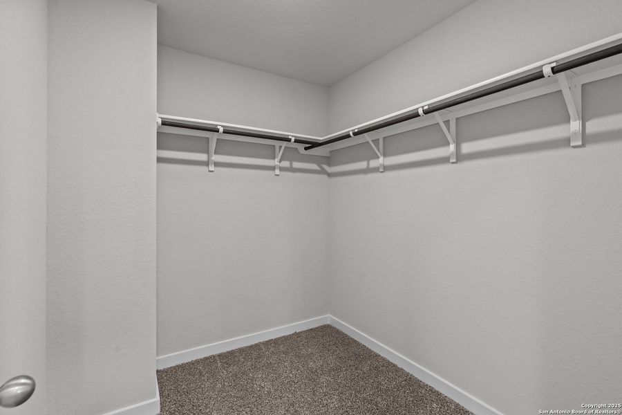 Spacious, unfurnished interior of a new home in Weltner Farms 50’s, New Braunfels (Image 41).