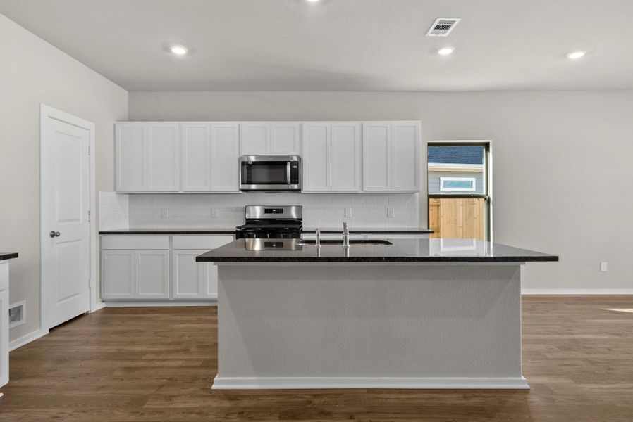 Furnished interior view inside a new home in Laurel Landing, Alvin (Image 6).