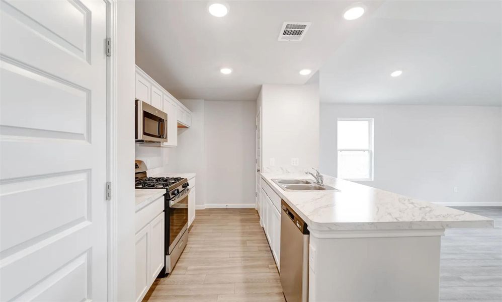 Furnished interior view inside a new home in , Lufkin (Image 7).