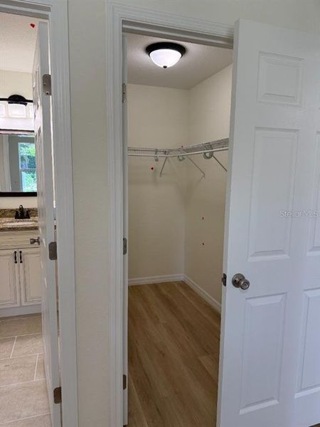 Spacious, unfurnished interior of a new home in , Dunnellon (Image 25).