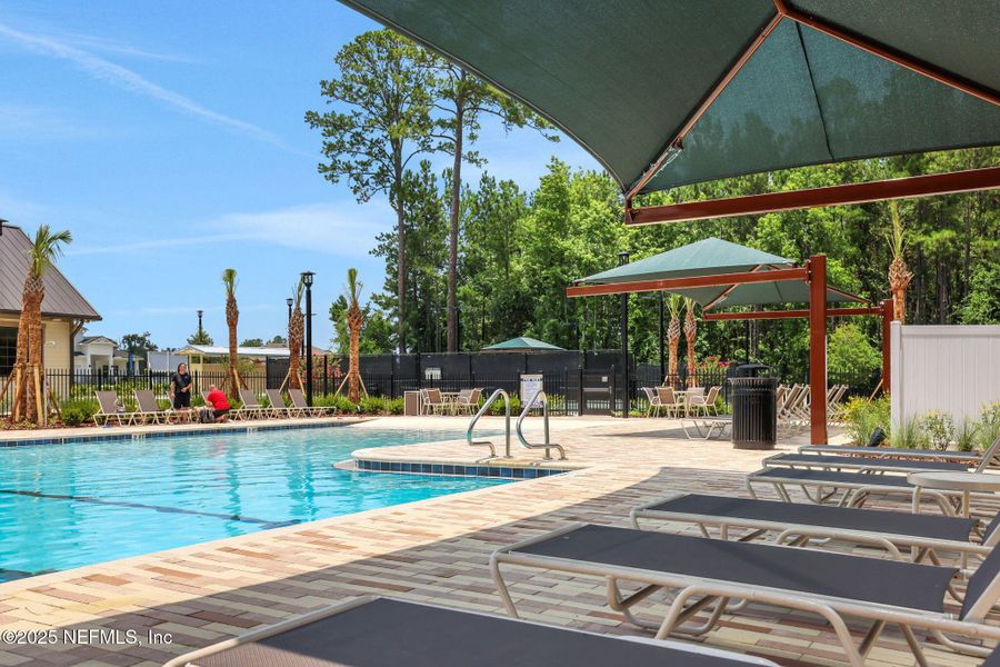 Community amenities in Jennings Farm, Middleburg (Image 22).