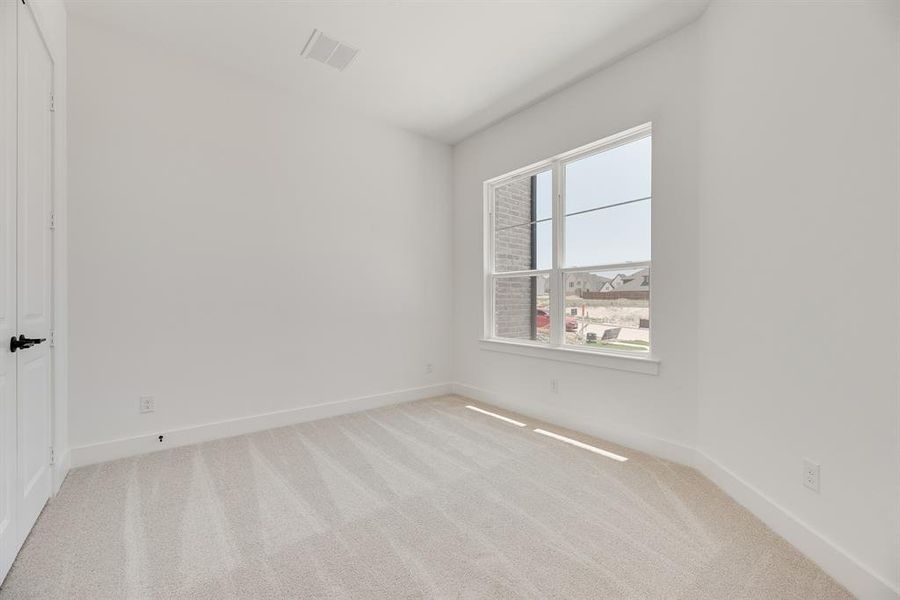 Spacious, unfurnished interior of a new home in Hillside Village, Celina (Image 18).