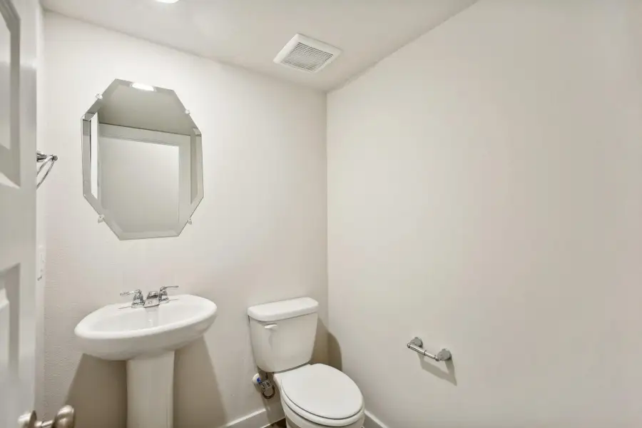 Photo is not of the actual home, but is an inspirational photo of builder’s model home and may depict options, furnishings, and/or decorator features that are not included Photo is not of the actual home, but is an inspirational photo of builder’s model home and may depict options, furnishings, and/or decorator features that are not included