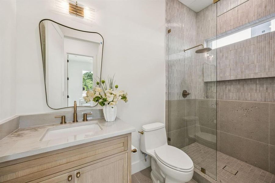 Furnished interior view inside a new home in , Dallas (Image 15).