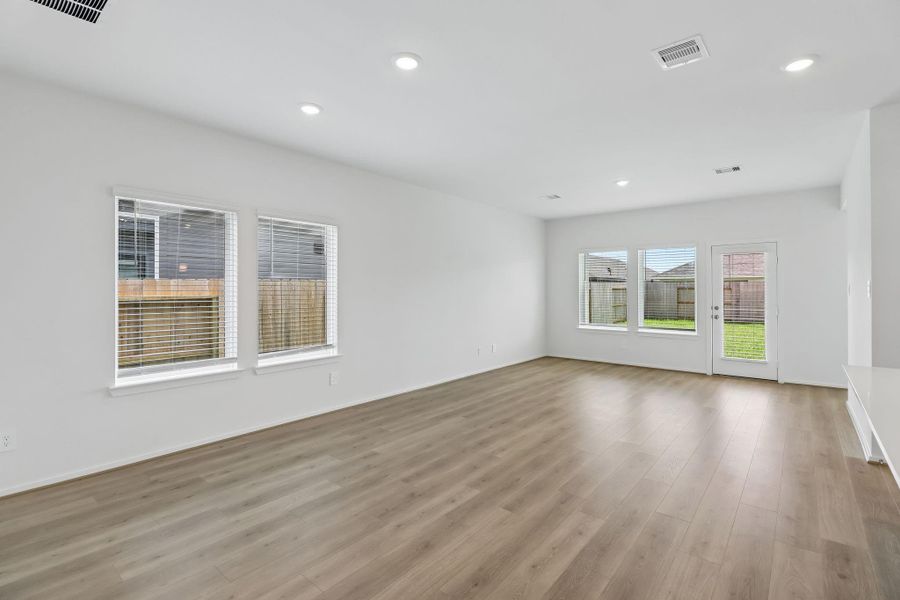 Spacious, unfurnished interior of a new home in Landing Meadows - Premier Series, New Caney (Image 36). Spacious, unfurnished interior of a new home in Landing Meadows - Premier Series, New Caney (Image 36).