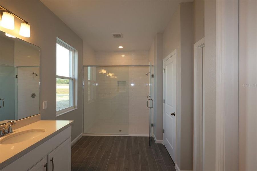 Furnished interior view inside a new home in Bay Lake Farms, St. Cloud (Image 13).