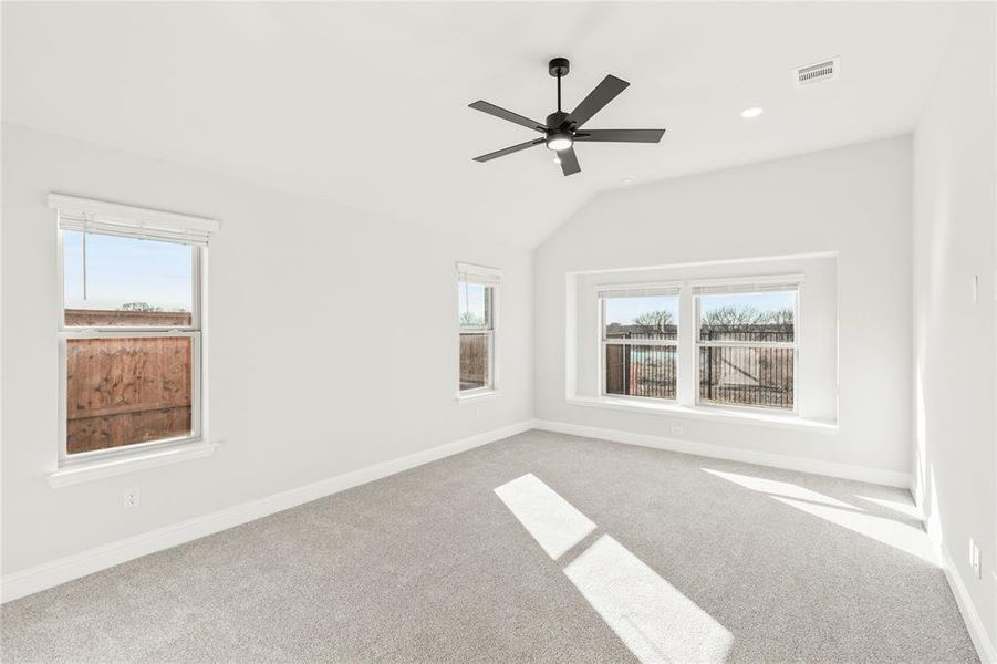 Spacious, unfurnished interior of a new home in Creekview Meadows, Pilot Point (Image 36).