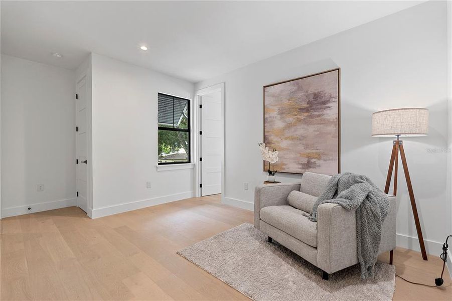 Furnished interior view inside a new home in , Orlando (Image 15).