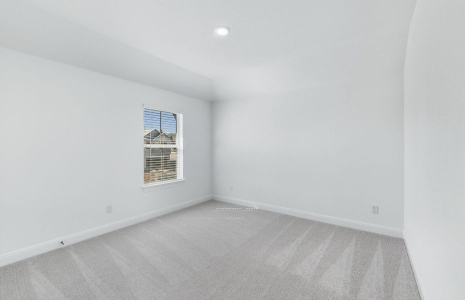 Spacious, unfurnished interior of a new home in Santa Rita Ranch, Liberty Hill (Image 48).