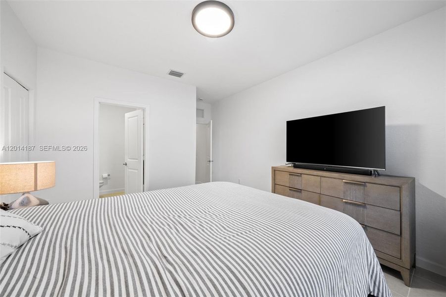 Furnished interior view inside a new home in Hawthorne at Galiano Pointe, Miami (Image 17). Furnished interior view inside a new home in Hawthorne at Galiano Pointe, Miami (Image 17).