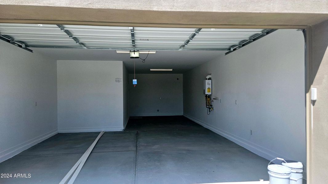 Frontera Lot 10 3-Car Garage