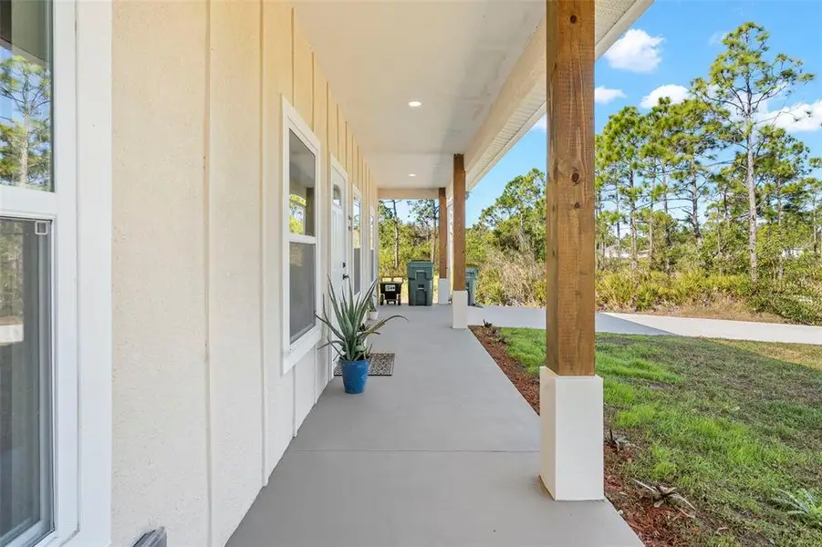 Exterior details and patio area of a home in , Punta Gorda (Image 3).