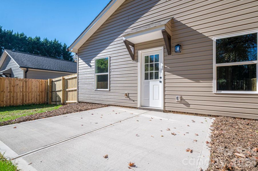 Exterior details and patio area of a home in , Lowell (Image 19).