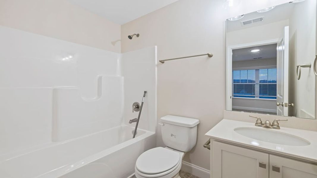 Furnished interior view inside a new home in Alder Pond, Campobello (Image 11).