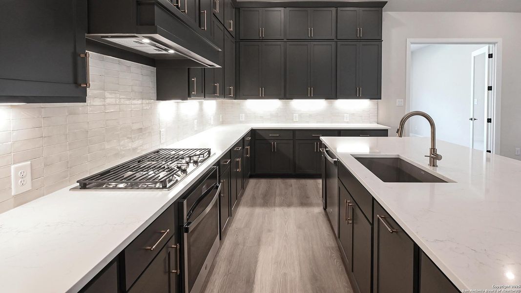 Furnished interior view inside a new home in Kinder Ranch 70', San Antonio (Image 8). Furnished interior view inside a new home in Kinder Ranch 70', San Antonio (Image 8).