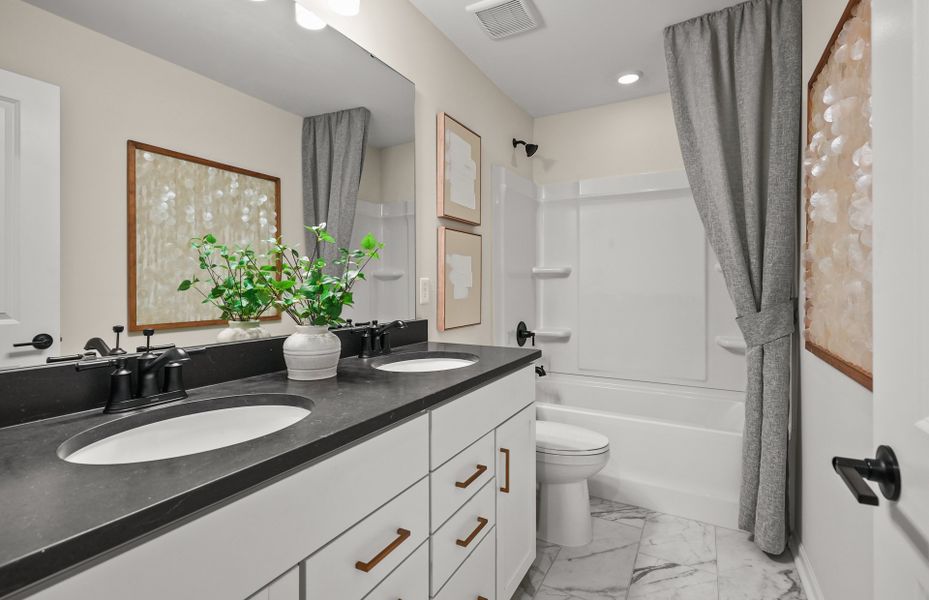 Representative furnished interior of a home built from the Hampton by Pulte Homes in The Retreat at Carolina Ridge, Harrisburg (Image 6).