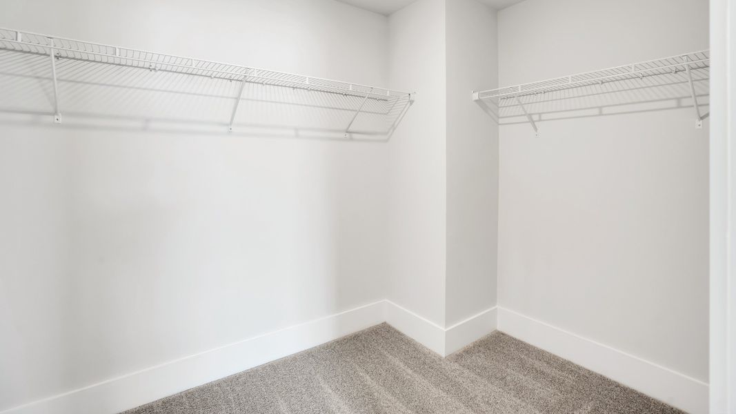 Spacious, unfurnished interior of a new home in Bella Point, Bolivia (Image 24).