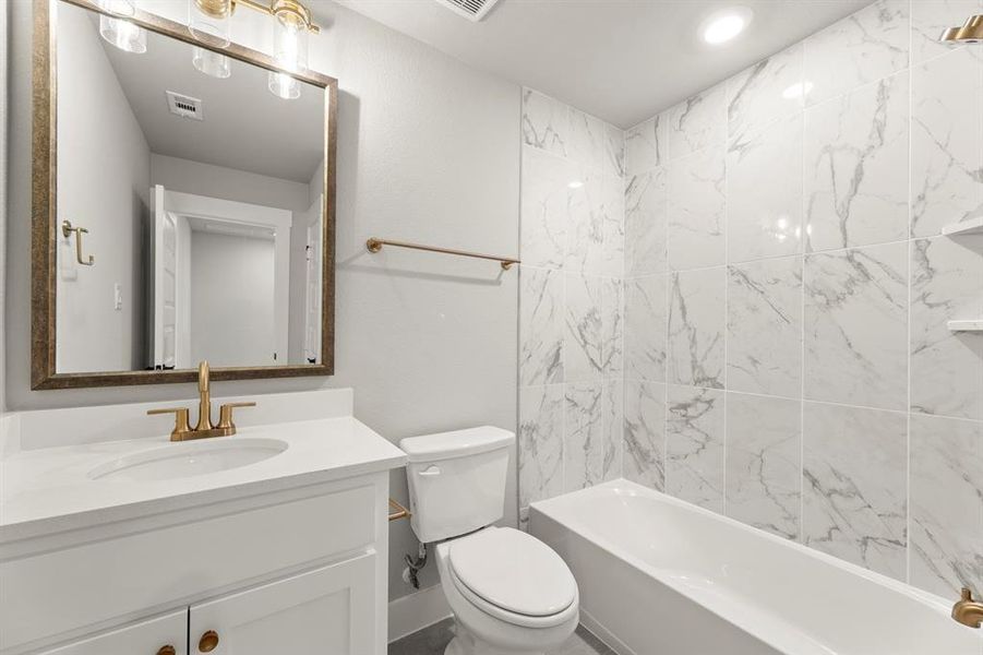 15. 2904 Wheelhouse - 2ND Bath 15. 2904 Wheelhouse - 2ND Bath