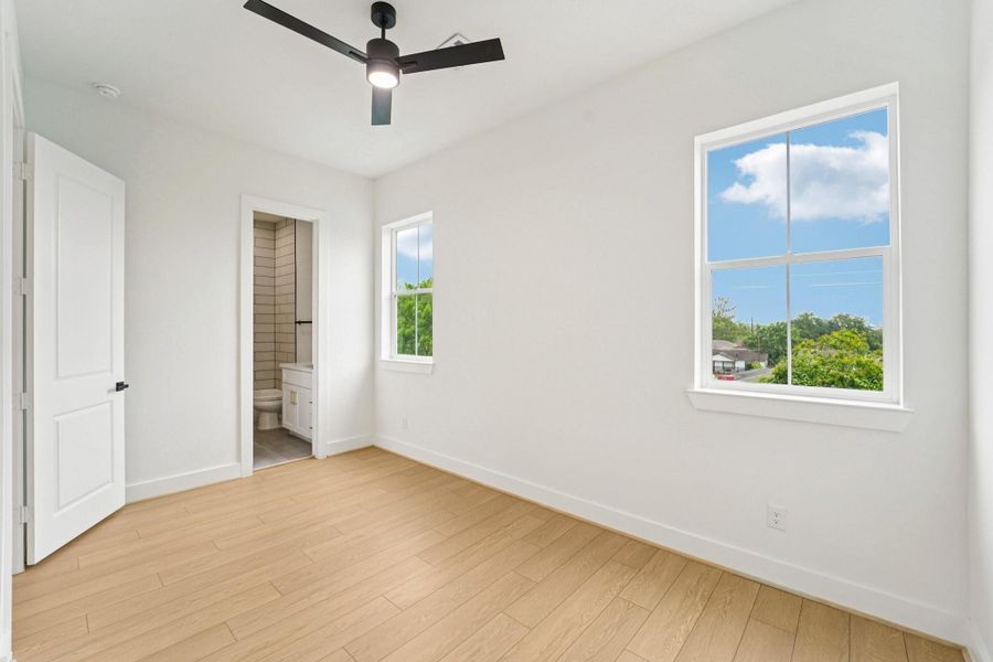 Spacious, unfurnished interior of a new home in , Houston (Image 26).