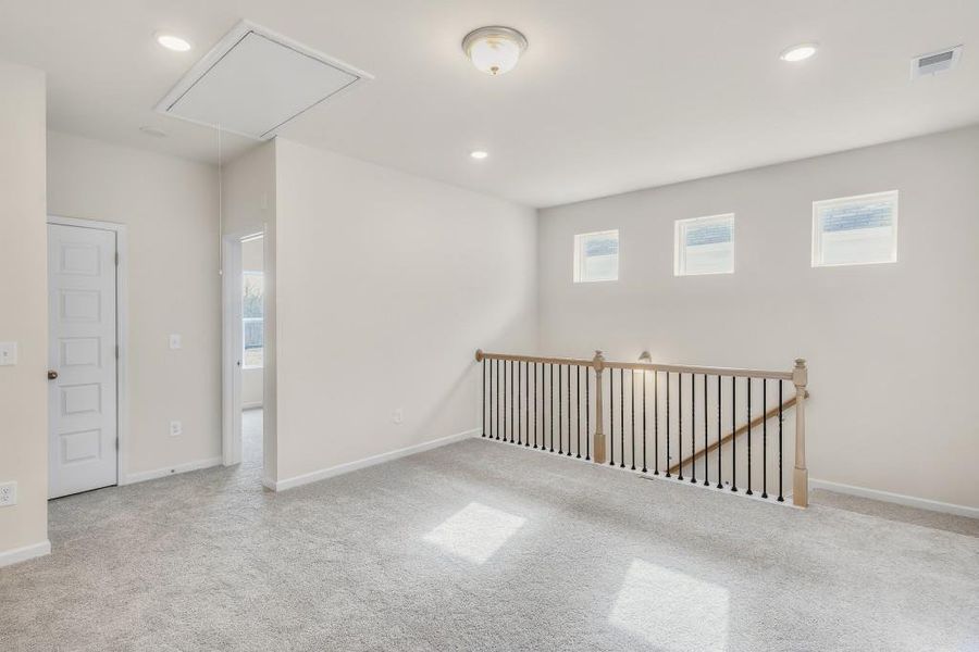 Spacious, unfurnished interior of a new home in Sanders Park, Austell (Image 25).