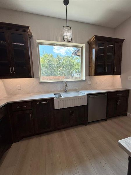 Large farmhouse sink