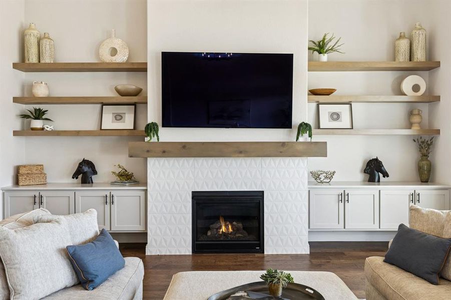 Furnished interior view inside a new home in Walsh Ranch 70', Fort Worth (Image 12). Furnished interior view inside a new home in Walsh Ranch 70', Fort Worth (Image 12).