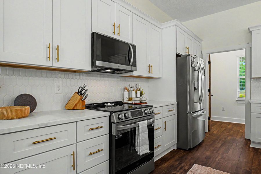 Furnished interior view inside a new home in , Callahan (Image 9).