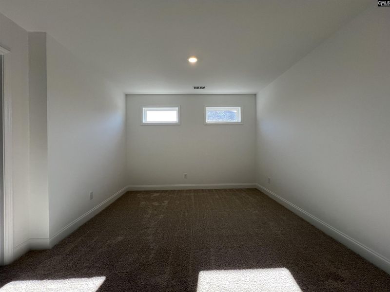 Spacious, unfurnished interior of a new home in Beach Forest, Sumter (Image 13).