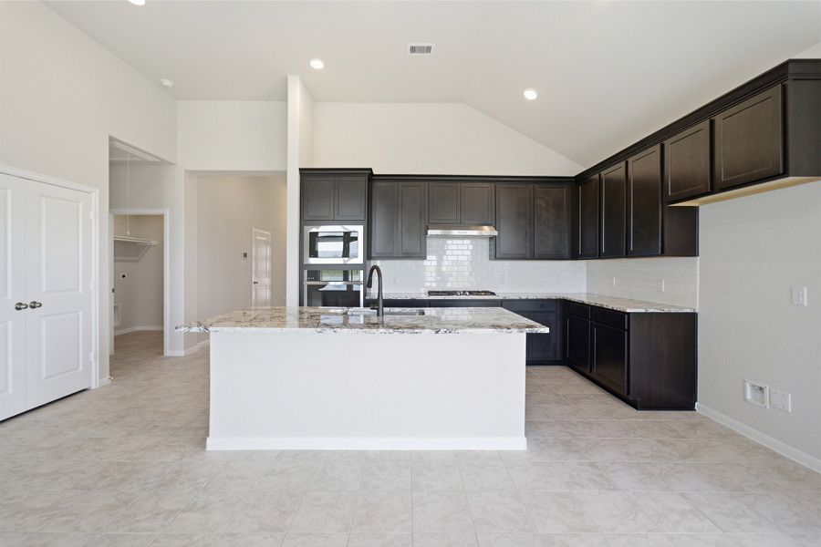 Furnished interior view inside a new home in Canterra Creek, Rosharon (Image 7).