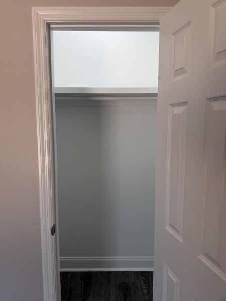 Spacious, unfurnished interior of a new home in , Walterboro (Image 17).