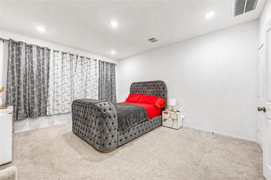 Furnished interior view inside a new home in Harvest Green, Richmond (Image 16).