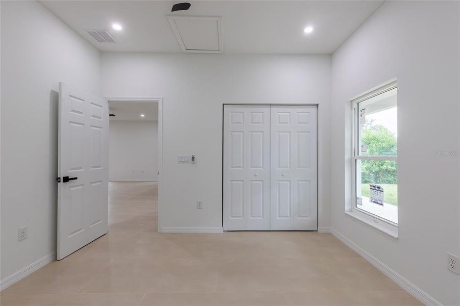 Spacious, unfurnished interior of a new home in , Sebring (Image 22).