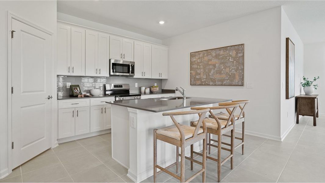 1561 Ventura Kitchen 2of2 F1