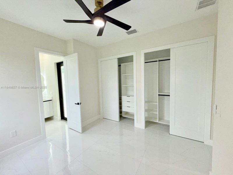 Spacious, unfurnished interior of a new home in , Lehigh Acres (Image 16).