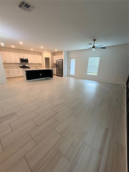 Spacious, unfurnished interior of a new home in , Parrish (Image 26).