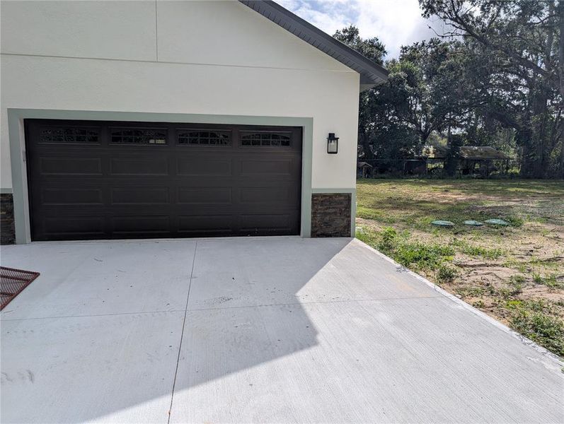Exterior details and patio area of a home in , Davenport (Image 32).