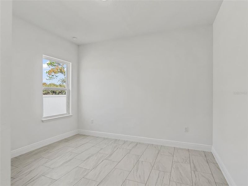 Spacious, unfurnished interior of a new home in , Ocala (Image 27).