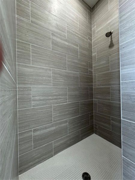 Spacious, unfurnished interior of a new home in , Labelle (Image 45).