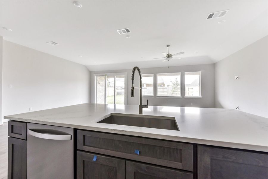 Furnished interior view inside a new home in Evergreen 55', Conroe (Image 12).