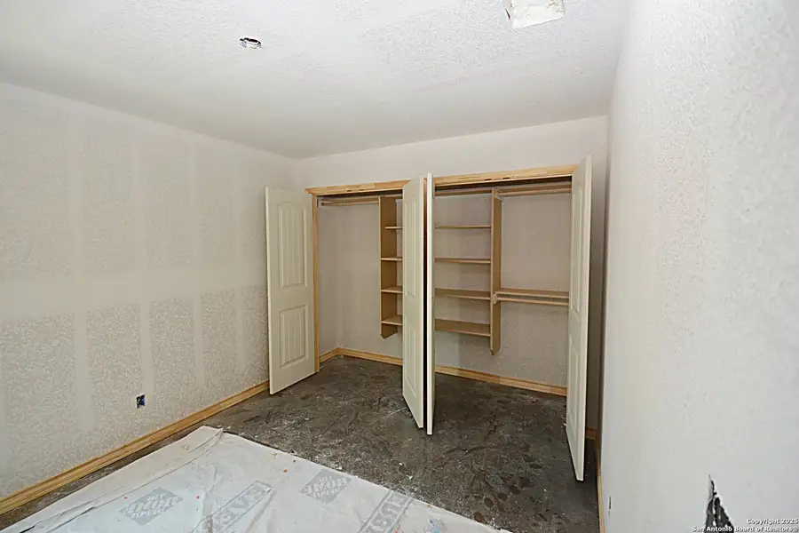 Spacious, unfurnished interior of a new home in , Spring Branch (Image 4).