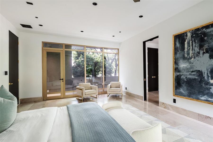 Furnished interior view inside a new home in , Dallas (Image 14).