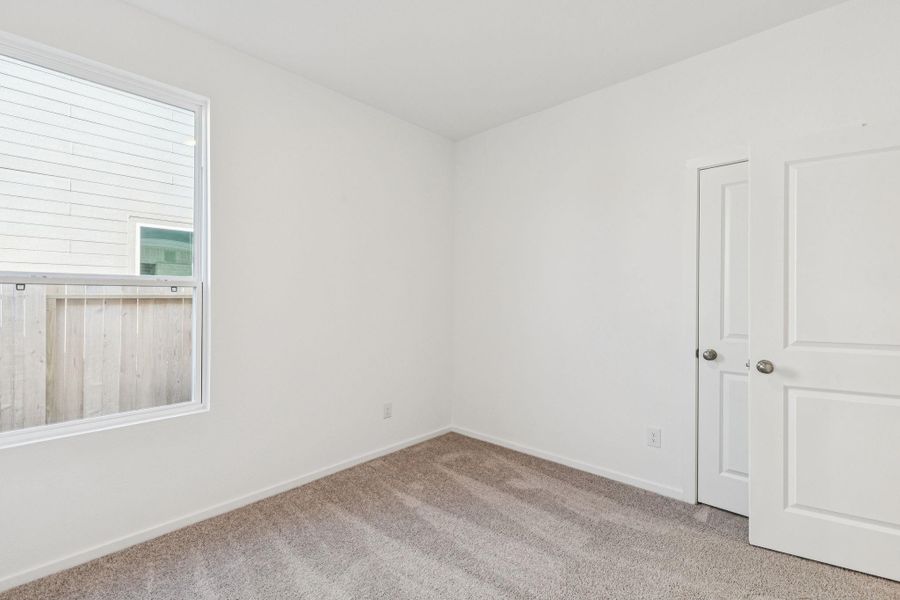 Spacious, unfurnished interior of a new home in Montgomery Bend, Montgomery (Image 16).
