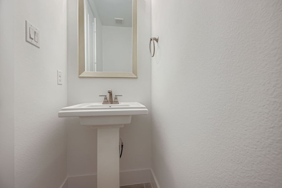 3533 Kings Court - Powder Bath