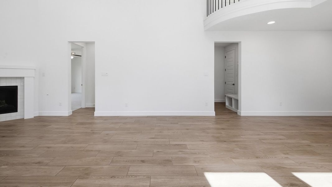Spacious, unfurnished interior of a new home in Eliana, McKinney (Image 20).